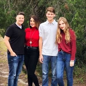 Meet your Posher, Deanna